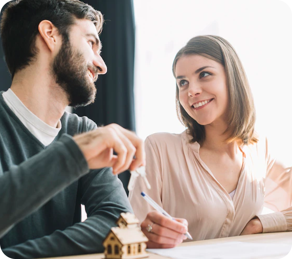 couple-real-estate-agency_23-2147797595